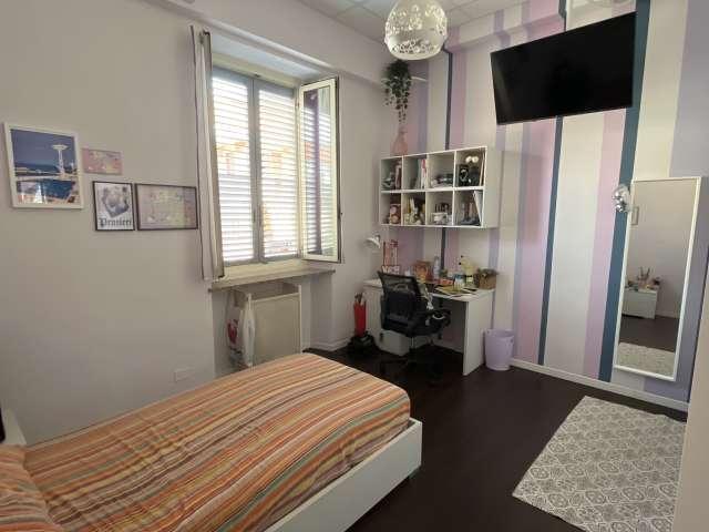 Camera in affitto in un appartamento con una camera da letto a Cenisia, Torino