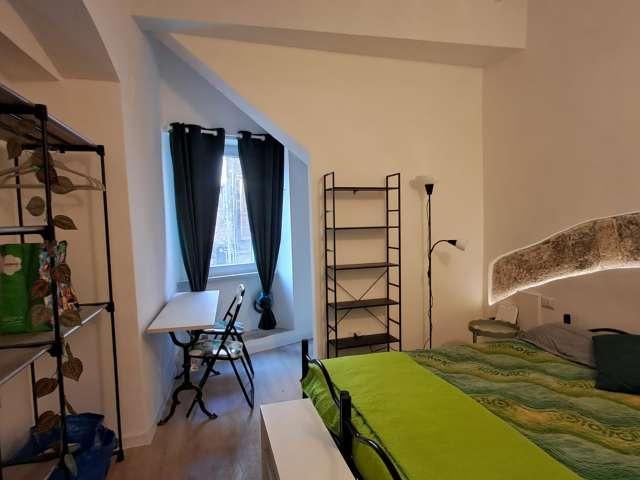 Camera in affitto in un appartamento con 3 camere da letto in centro a Perugia