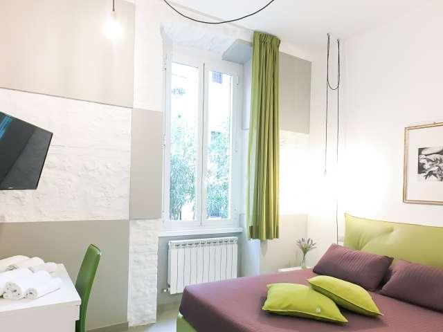 Camera in affitto in un appartamento con 8 camere da letto, Monte Sacro, Roma