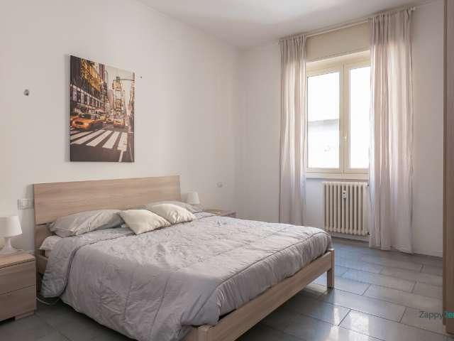 Camera in affitto in un appartamento condiviso con 12 camere da letto a Centrale