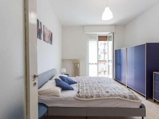 Camera in affitto in appartamento con 2 camere da letto a Milano