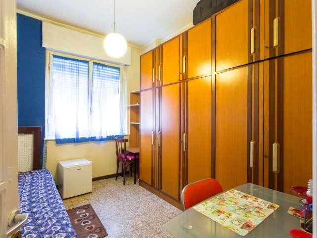 Camera in affitto in appartamento con 2 camere da letto a Milano