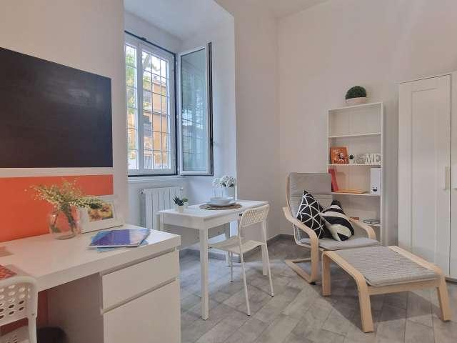 Camera in affitto in appartamento con 2 camere da letto a Roma