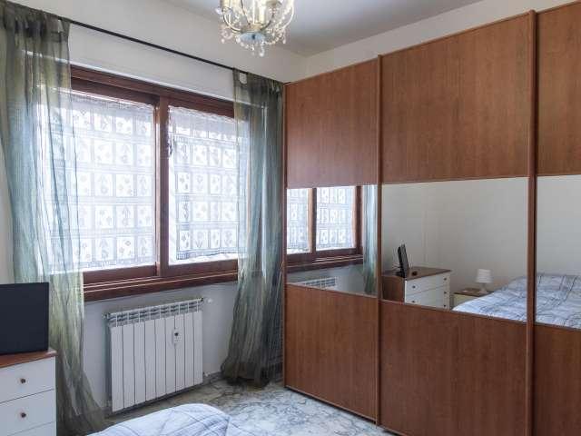 Camera in affitto in appartamento con 2 camere da letto a Roma