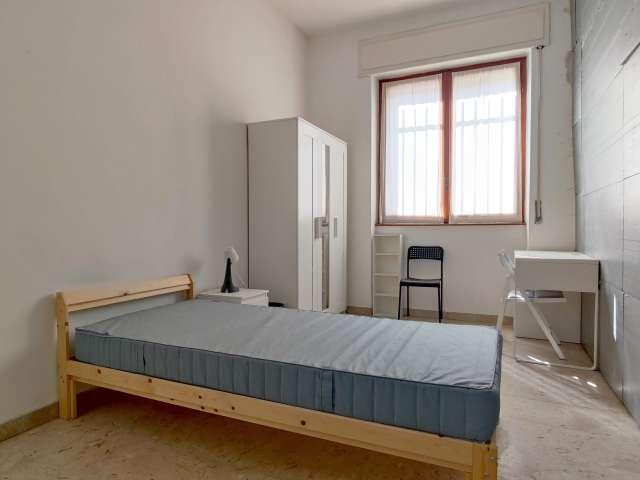 Camera in affitto in appartamento con 3 camere da letto a Milano