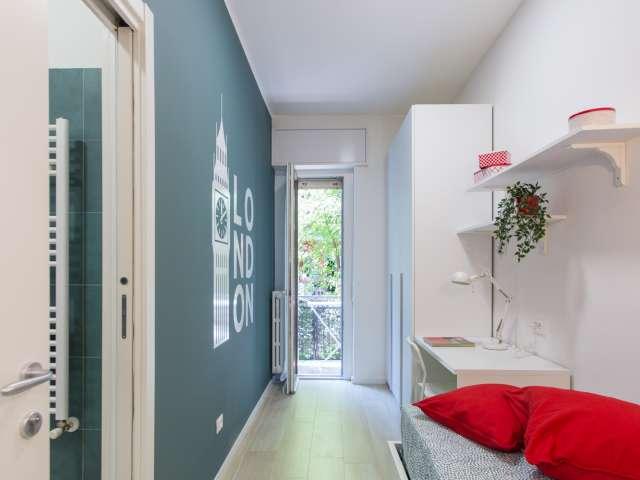 Camera in affitto in appartamento con 3 camere da letto a Milano