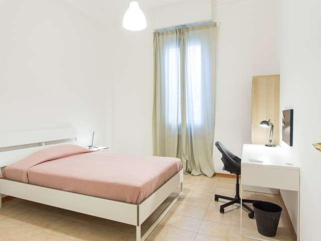 Camera in affitto in appartamento con 3 camere da letto a Milano