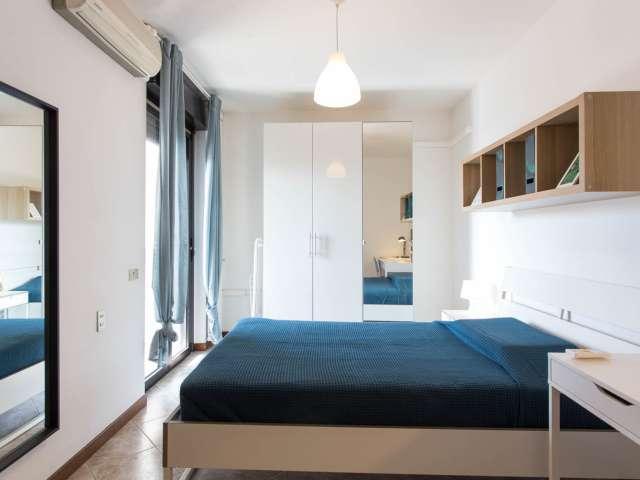 Camera in affitto in appartamento con 3 camere da letto a Milano