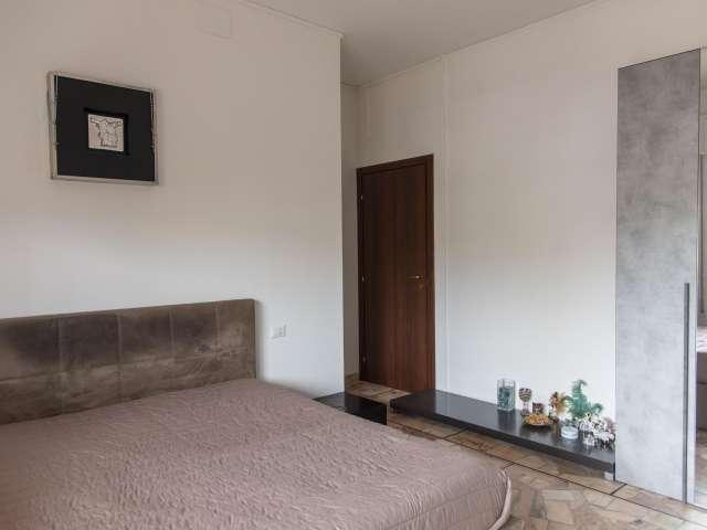 Camera in affitto in appartamento con 3 camere da letto a Roma