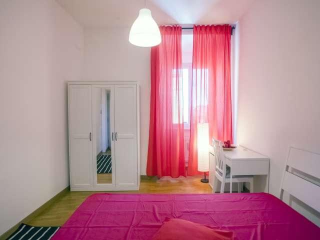Camera in affitto in appartamento con 3 camere da letto a Trastevere