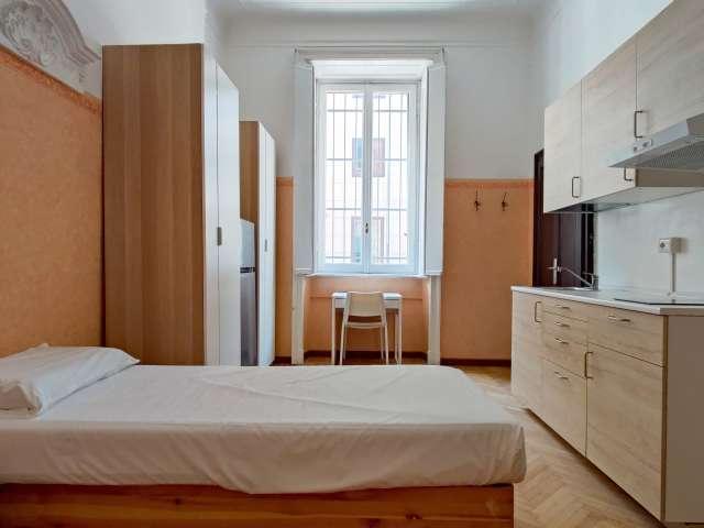 Camera in affitto in appartamento con 4 camere da letto a Milano