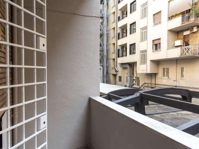 Camera in affitto in appartamento con 4 camere da letto a Roma
