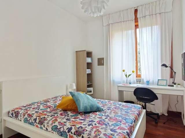 Camera in affitto in appartamento con 6 camere da letto a Milano