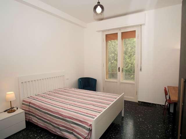 Camera in affitto in appartamento condiviso con 4 camere da letto a Firenze