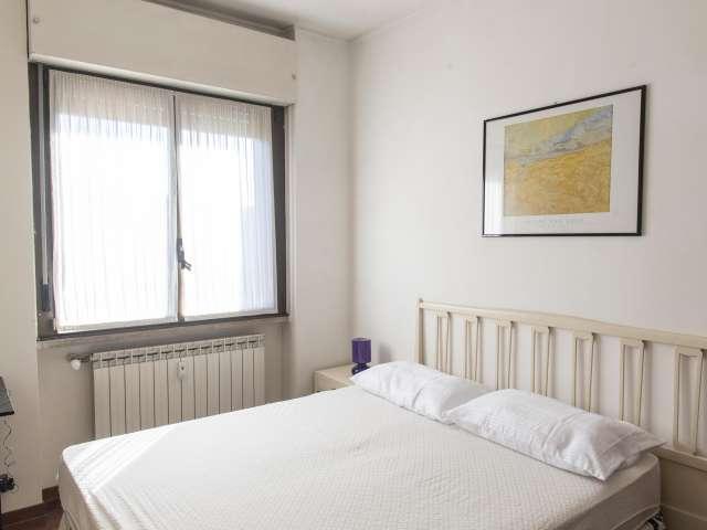 Camera in affitto in appartamento condiviso con 4 camere da letto a Laurentino, Roma