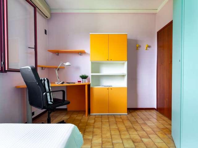 Camera in affitto in appartamento condiviso con 3 camere da letto a Firenze