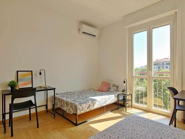 Camera in affitto in appartamento condiviso con 3 posti letto a Ghisolfa, Milano