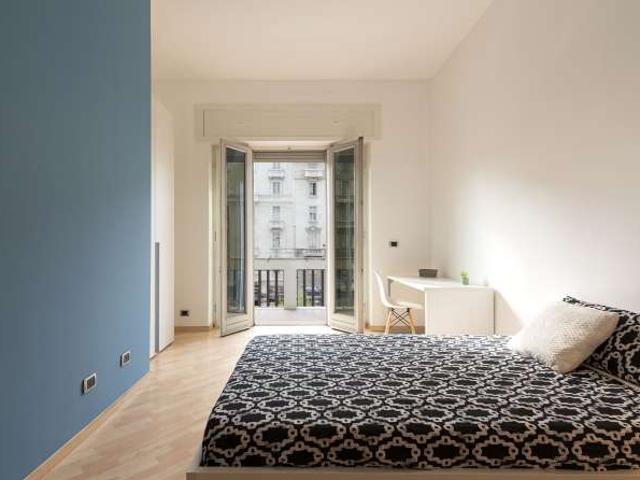 Camera in affitto in appartamento condiviso da 4 posti letto a Loreto, Milano