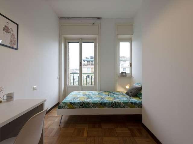 Camera in affitto in appartamento condiviso da 6 posti letto a Milano