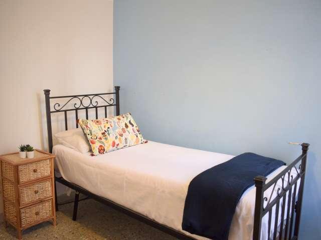 Camera in appartamento con 4 camere da letto a Porta al Prato, Firenze