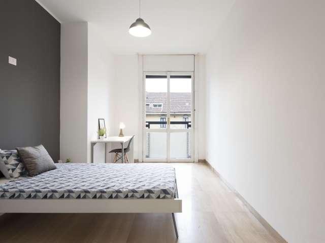Camera in appartamento condiviso con 6 camere da letto a Buenos Aires Venezia, Milano
