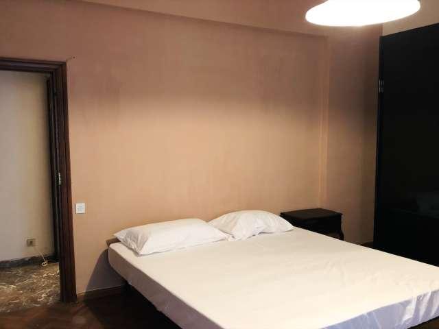 Camera in affitto in un appartamento condiviso con 6 camere da letto a Roma