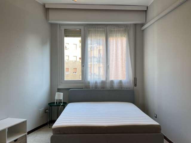 Camera in appartamento con 3 camere da letto in Viale Monza, Milano