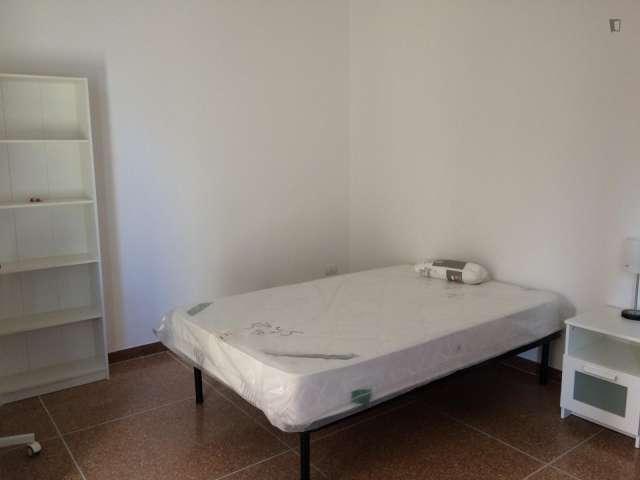 Camera in appartamento con 3 camere da letto, Sant'Orsola Mengoli, Bologna