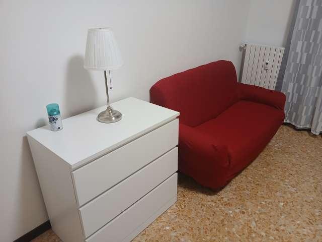Camera in appartamento condiviso a Milano