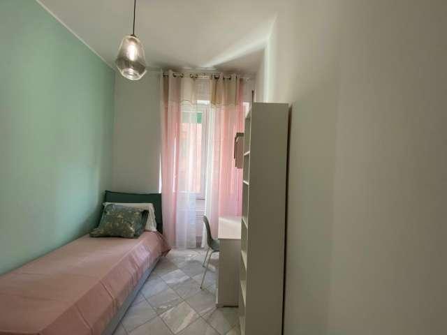 Stanza in appartamento condiviso in affitto ad Appio Latino, Roma