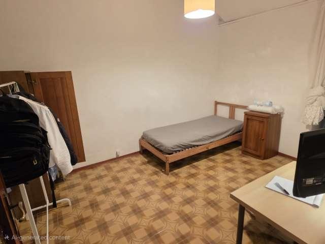 Camera in appartamento condiviso con 3 camere da letto a La Crocetta, Torino