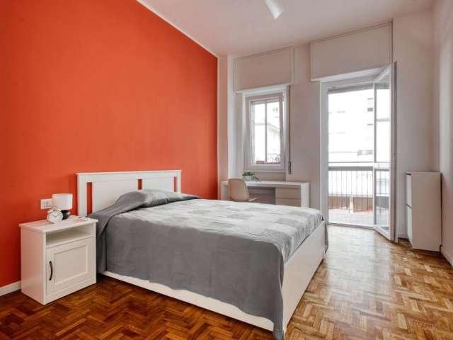 Camera in appartamento condiviso con 3 camere da letto a Parco Lambro Cimiano