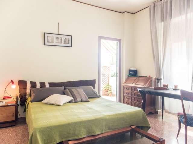 Camera in appartamento condiviso con 3 posti letto a Monte Sacro