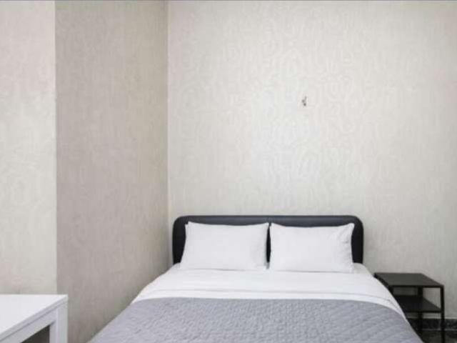 Camera in appartamento condiviso con 10 camere da letto a Buenos Aires, Milano