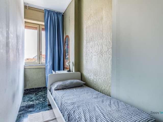 Camera in appartamento condiviso con 10 camere da letto a Buenos Aires, Milano
