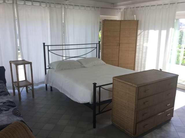 Camera in appartamento condiviso con 2 camere da letto, Formia