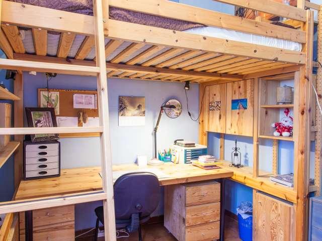 Camera in appartamento condiviso con 2 camere da letto, Pantano di Grano