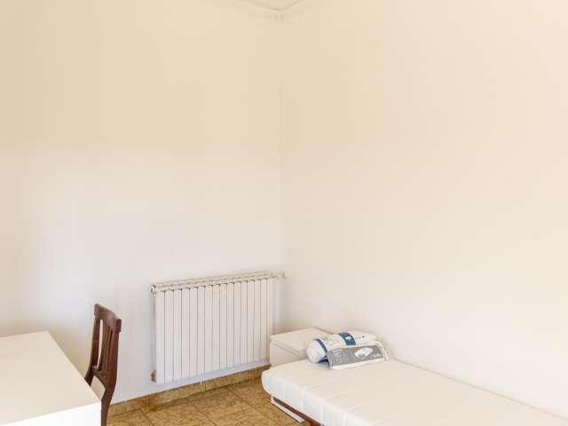 Camera in appartamento condiviso con 7 camere da letto, Sette Bagni, Roma