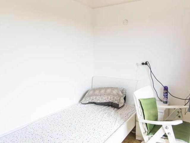Camera in appartamento condiviso con 7 camere da letto, Sette Bagni, Roma