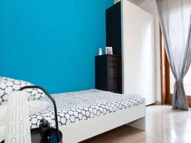Camera in appartamento condiviso con 4 camere da letto a Porta Romana