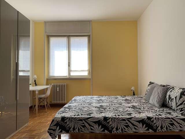 Camera in appartamento condiviso con 4 camere da letto in Corsica, Milano