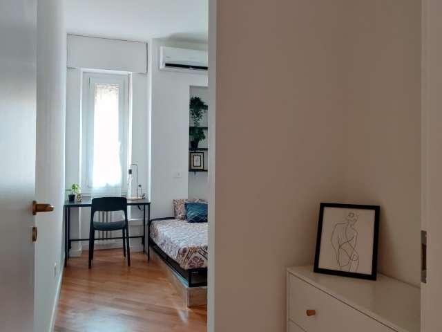 Camera in appartamento condiviso con 4 camere da letto in Umbria Molise, Milano