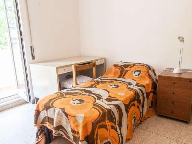 Camera in appartamento condiviso con 4 camere da letto in via D. Bosco, Roma