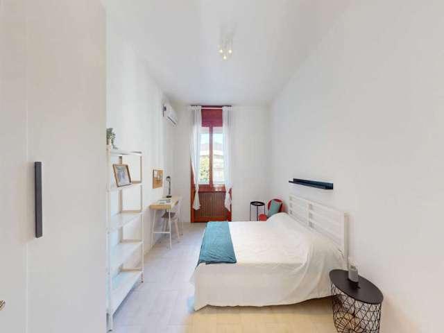 Camera in appartamento condiviso con 4 camere da letto, Isola, Milano