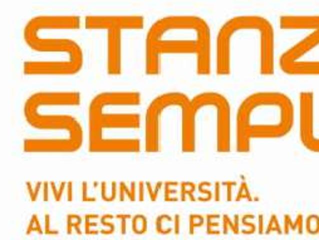 Camera in appartamento condiviso con 4 camere da letto, Napoli
