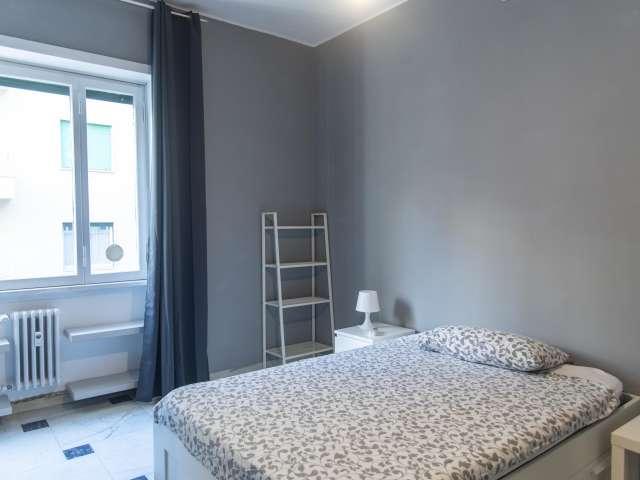 Camera in appartamento condiviso con 5 camere da letto a Parioli, Roma