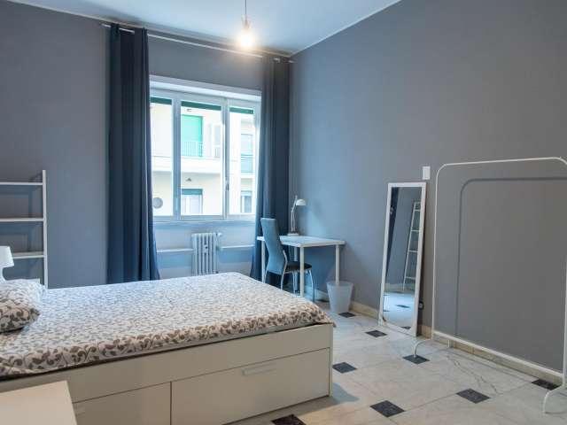 Camera in appartamento condiviso con 5 camere da letto a Parioli, Roma