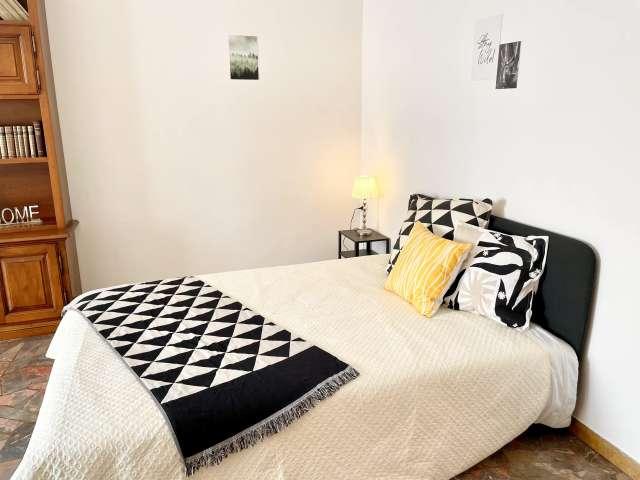Camera in appartamento condiviso con 6 camere da letto, Novoli Firenze Nova