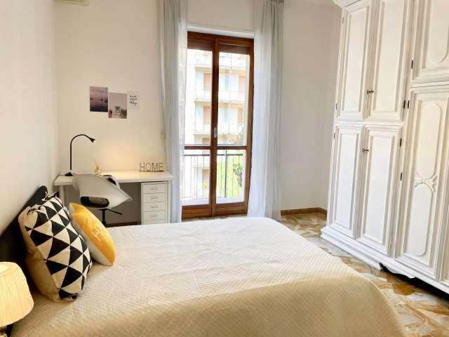 Camera in appartamento condiviso con 6 camere da letto, Novoli Firenze Nova