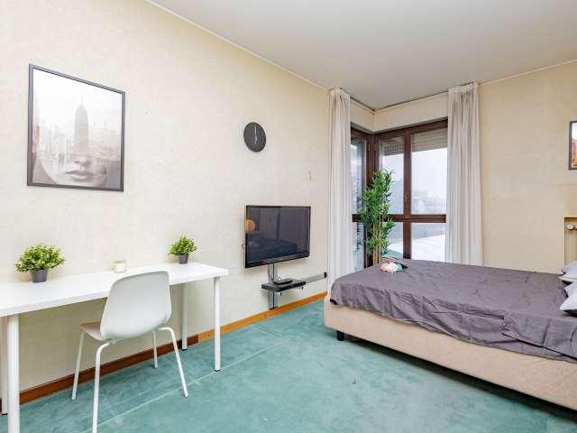 Camera in appartamento condiviso con 8 camere da letto, Ghisolfa, Milano